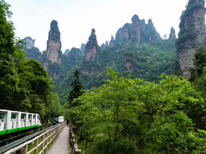 张家界出发】张家界核心景区+天门山/玻璃栈道/天门洞+赠送演出 4日游